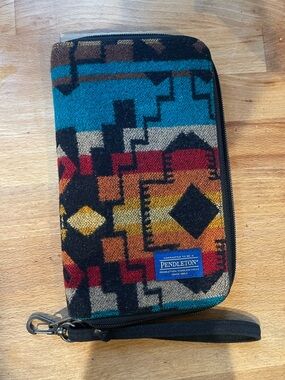 Pendleton Teal, Red and Gold Geometric Zip Wallet Wristlet